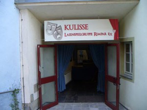 Eingang Vereinsheim Kulisse